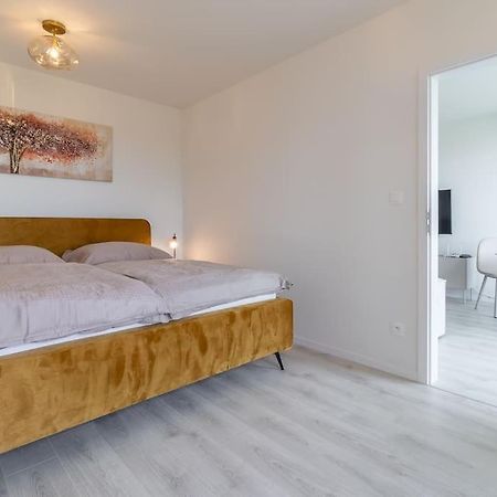 Cozy Apartment Near City Centrum And Bratislava Airport Εξωτερικό φωτογραφία