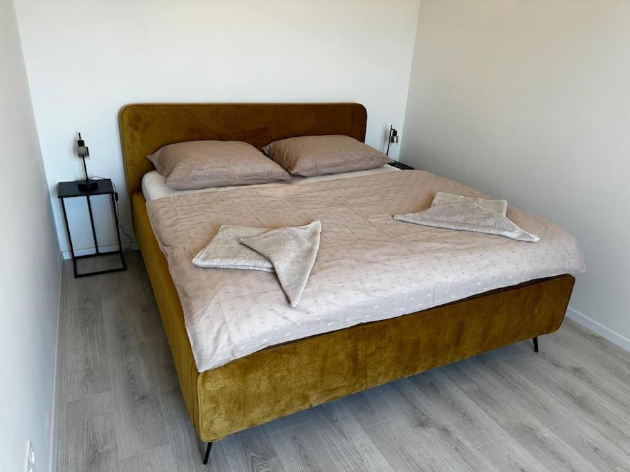 Cozy Apartment Near City Centrum And Bratislava Airport Εξωτερικό φωτογραφία