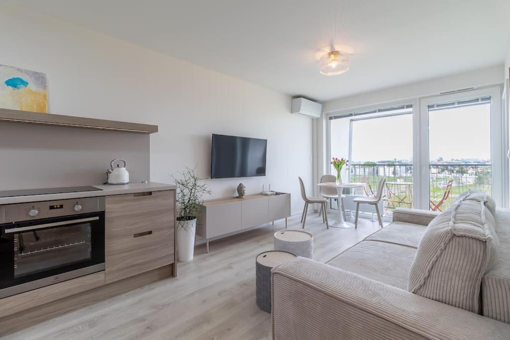 Cozy Apartment Near City Centrum And Bratislava Airport Εξωτερικό φωτογραφία