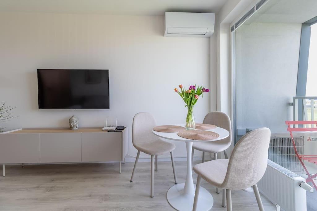 Cozy Apartment Near City Centrum And Bratislava Airport Εξωτερικό φωτογραφία