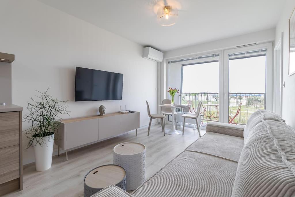 Cozy Apartment Near City Centrum And Bratislava Airport Εξωτερικό φωτογραφία